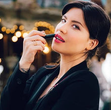 Charger l'image dans la galerie, BOURJOIS ROUGE FABULEUX lipstick Rouge à lèvres